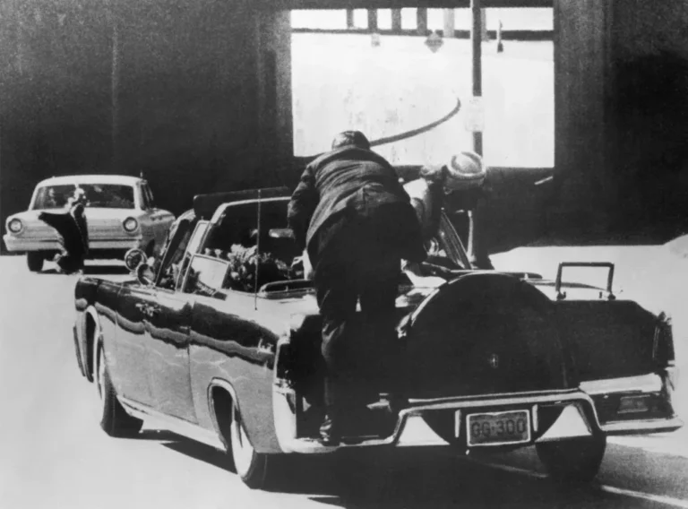 Secret Service Agent Who Jumped Into JFK’s Car During Assassination Dies at 93