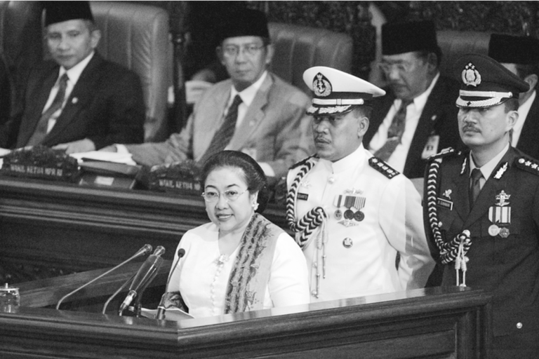 Megawati Soekarnoputri: Presiden Indonesia (Masa Bakti 2001-2004)