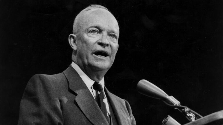 Pemimpin Hebat Dwight D. Eisenhower: Kepemimpinan yang Mewujudkan Perdamaian dan Keamanan Global