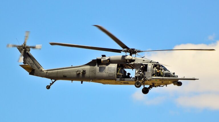 Helikopter Tempur Amerika Sikorsky HH-60A/B: Keandalan dalam Misi Pencarian dan Penyelamatan