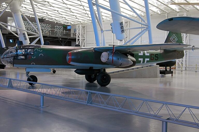 Pesawat Tempur Arado Ar 234 Blitz: Inovasi Jet Jerman yang Canggih
