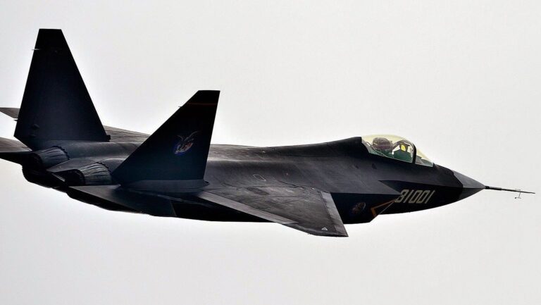 Pesawat Tempur Shenyang FC-31 Gyrfalcon: Teknologi Canggih dari China