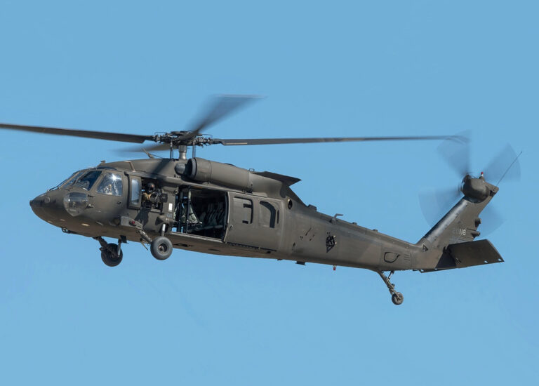 Helikopter Tempur Sikorsky UH-60J/A/B/C: Keandalan dan Kekuatan di Udara