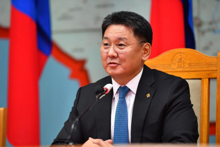 Ukhnaagiin Khürelsükh: Pemimpin Mongolia yang Mendorong Perubahan Positif