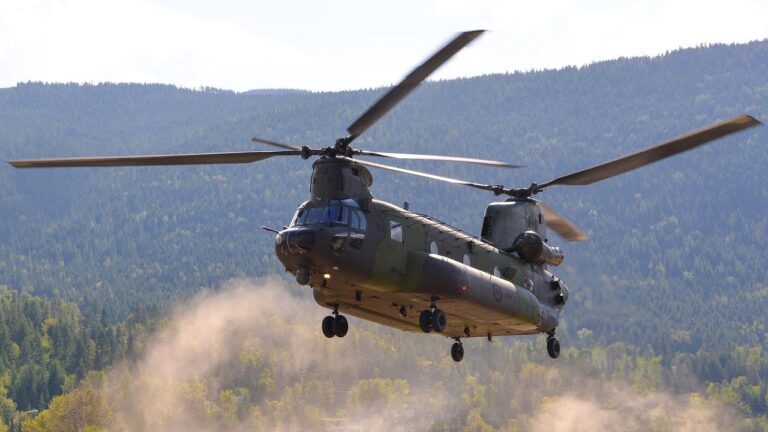 “Helikopter Tempur CH-147F Chinook: Kekuatan dan Kinerja Unggul”