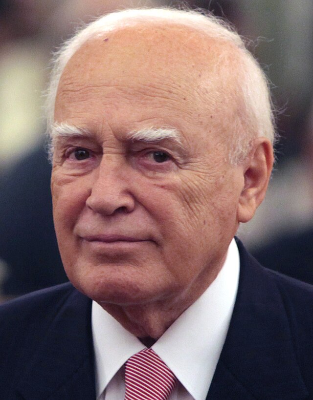 Karolos Papoulias: Pemimpin Hebat dan Berpengaruh di Yunani