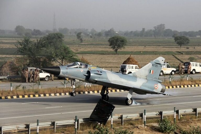 “Pesawat Tempur Canggih Mirage-2000 dari India”