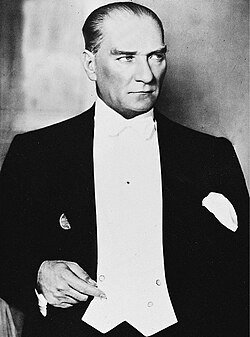Pemimpin Hebat Mustafa Kemal Atatürk: Ikon Perubahan Turki