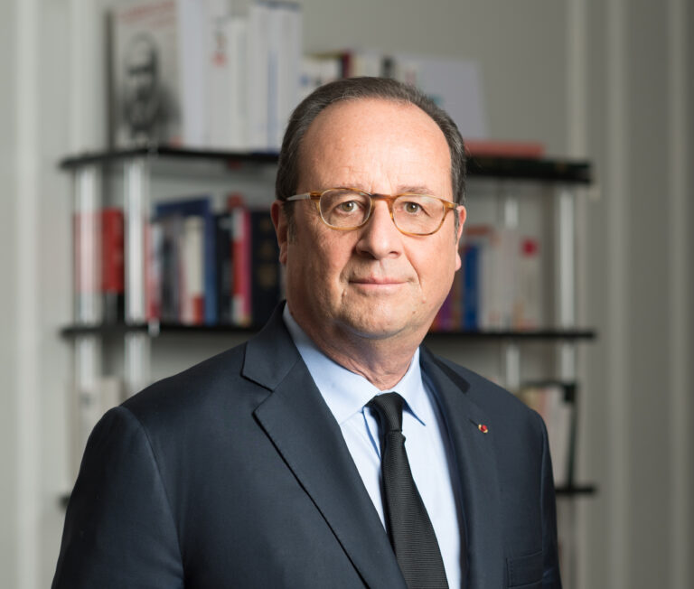 François Hollande: Pemimpin Hebat dan Peran Pentingnya