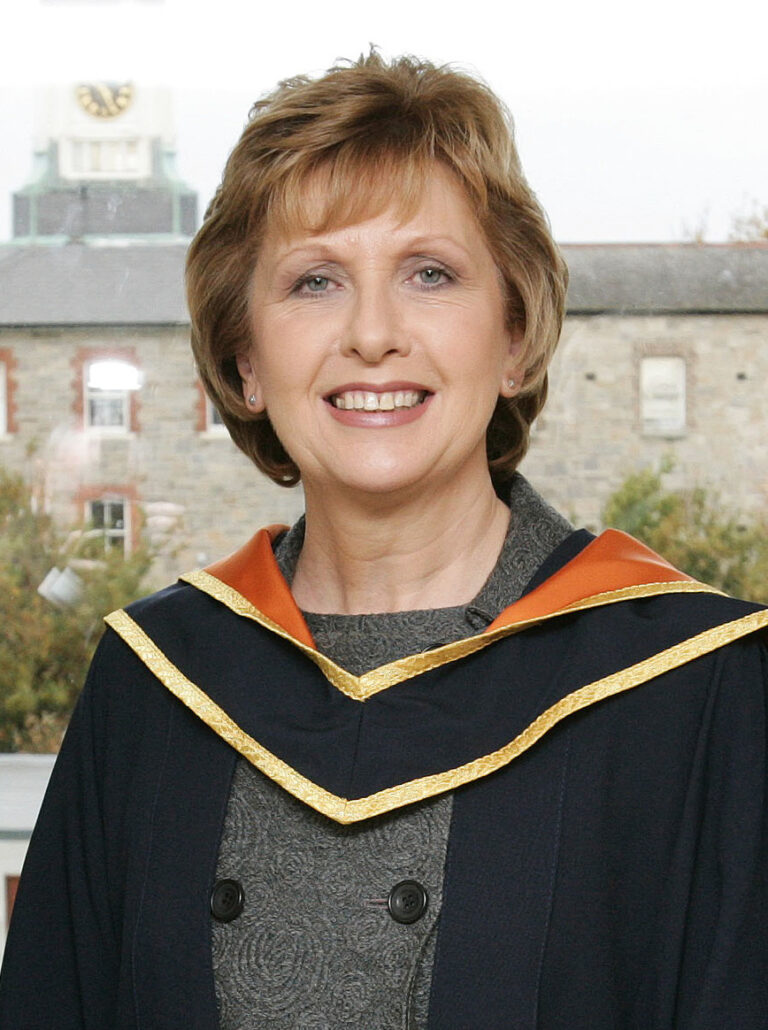 Mary McAleese: Pemimpin Hebat yang Menginspirasi di Irlandia